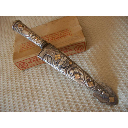 Cuchillo De Plata Y Adornos De Oro  Ind. Arg.