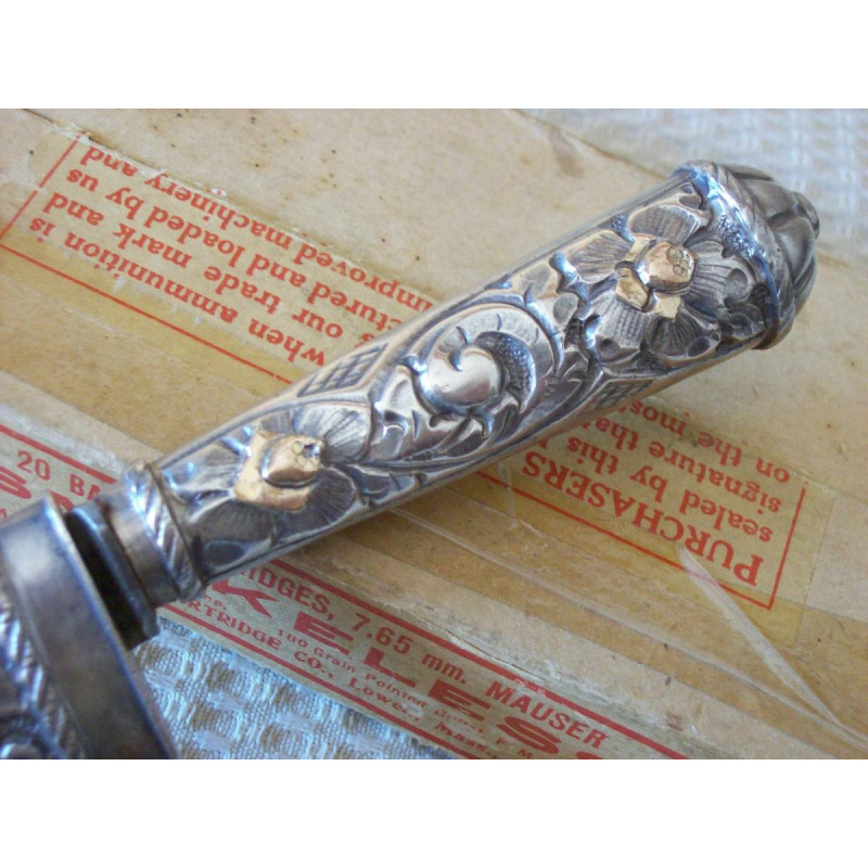 Cuchillo De Plata Y Adornos De Oro  Ind. Arg.