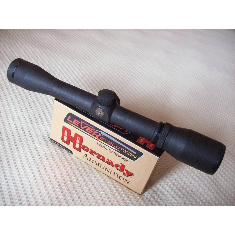 Mira  S I M M O N S  Whitetail 4 X 32 Gran Angular Ret. Plex