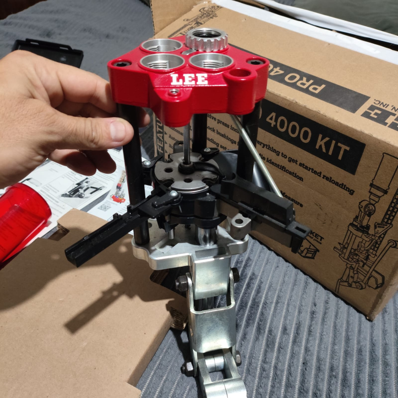 Lee Pro 4000 Kit 223 Remington+ Shellplate 9mm