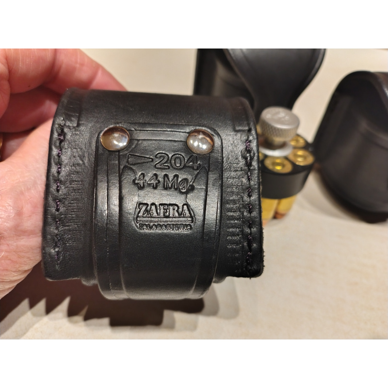 4 Speed Loaders  44 Mg Y Sus 4 Estuches