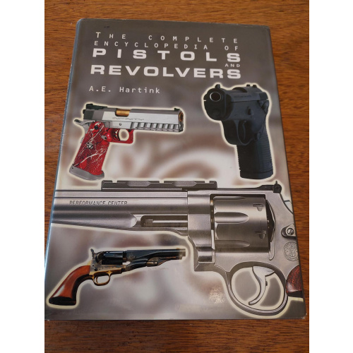 Libro Pistols & Revolvers