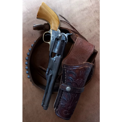 Colt Navy 1861 (original) Avancarga