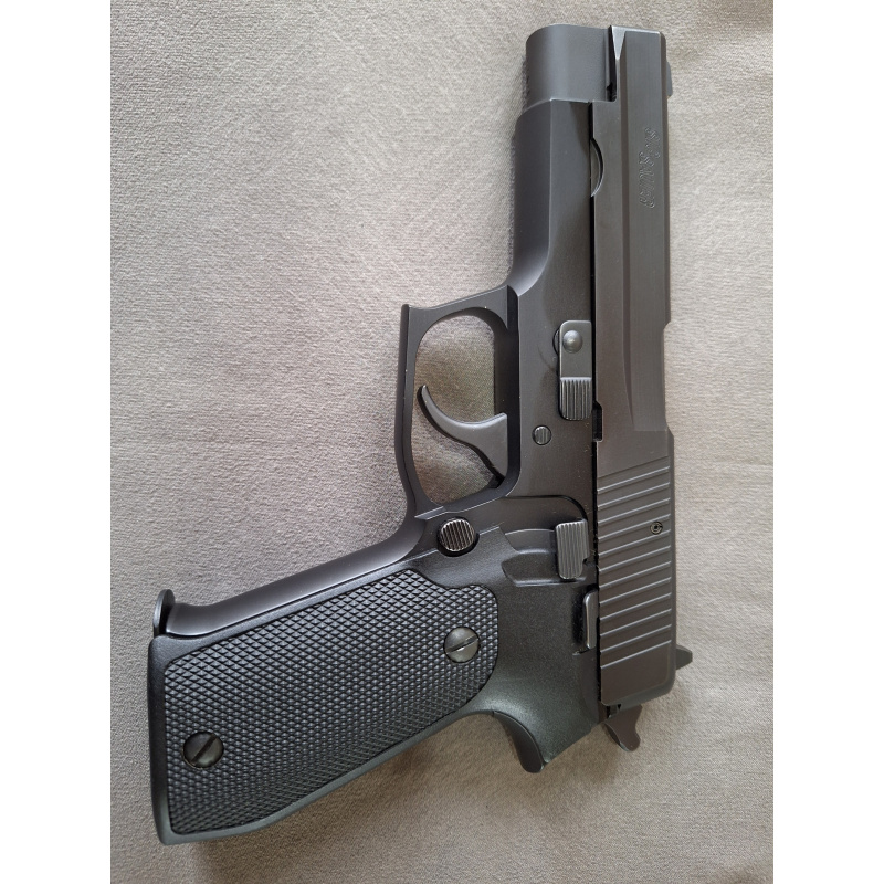 Sig Sauer P220 .45acp