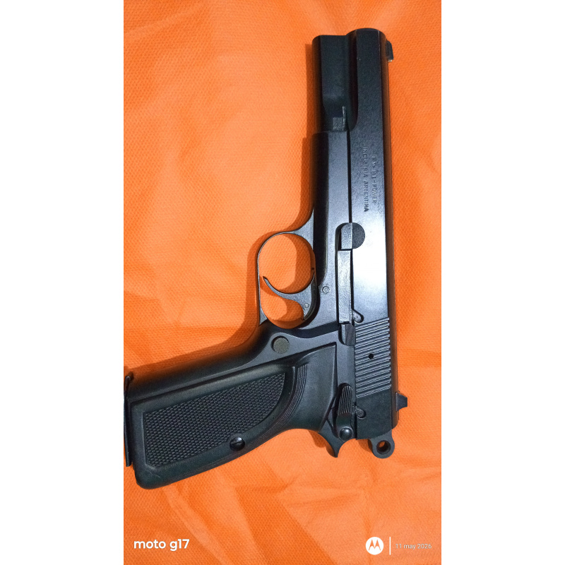 Pistola Fm 95