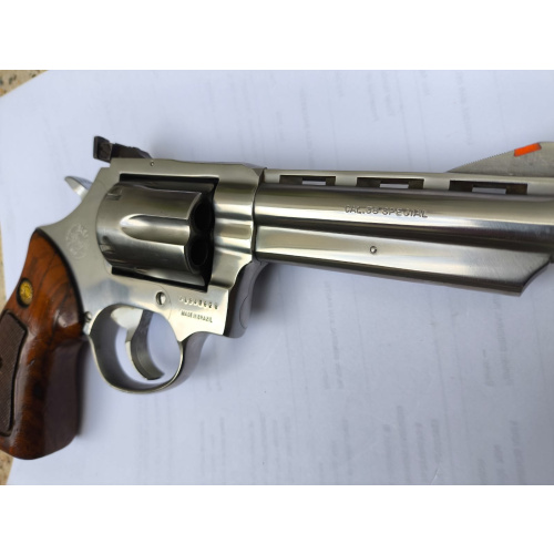 Revolver Taurus 889 .38spl