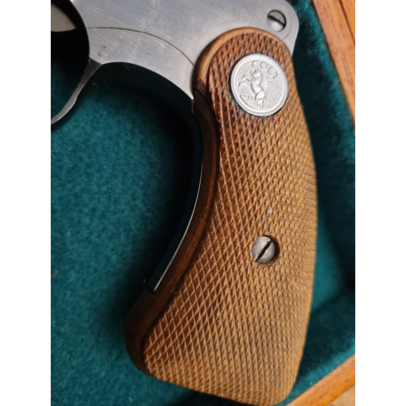 Revolver Colt Detective 32