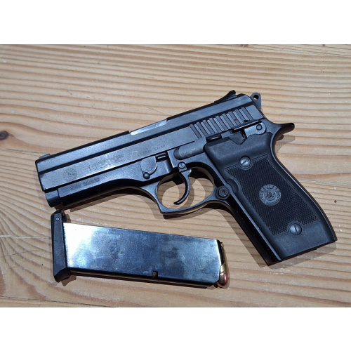 Taurus Pt 945