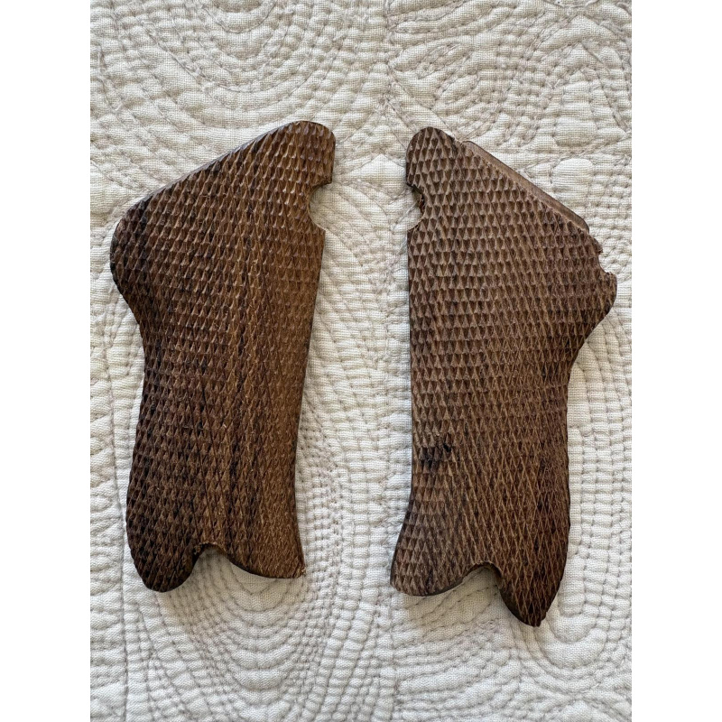 Luger (dwm) Grips