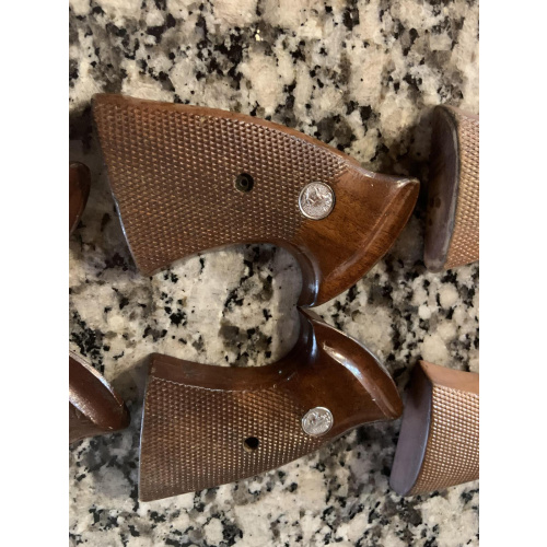 Cachas Revólver Colt Trooper Originales