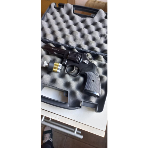 Revolver Taurus 83