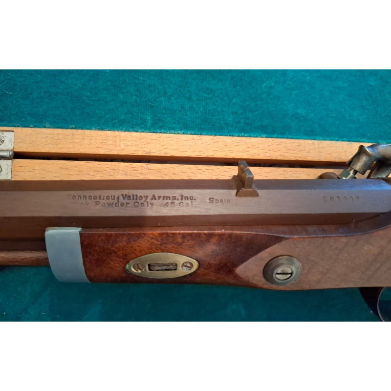 Pistola Percusión Mod. Kentucky - Caño Estriado -  Cal. .45 C/estuche.