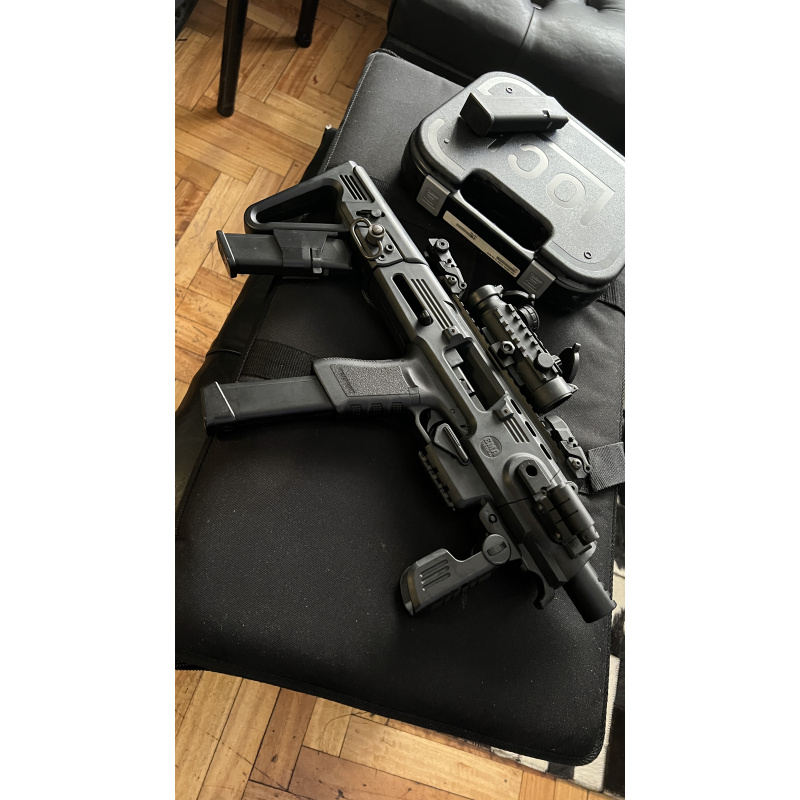 Glock 17 Tercera Generación Con Carcasa Táctica  Roni G1