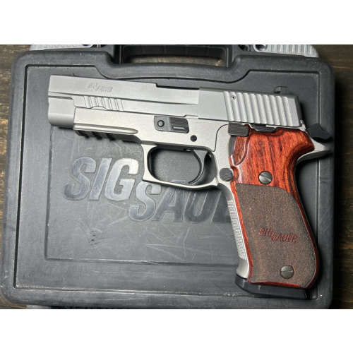 Sig Sauer P220 Elite