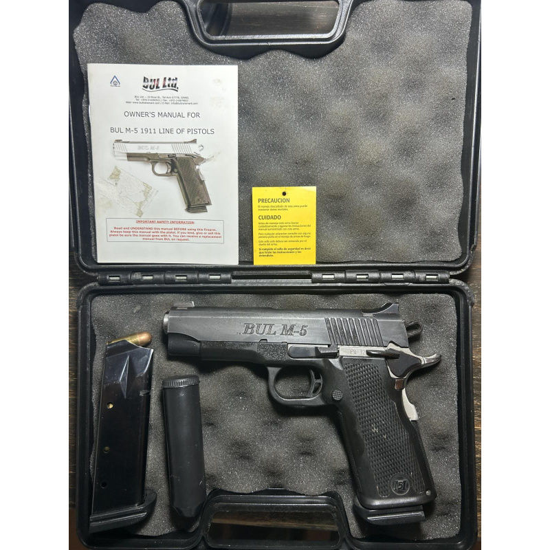 Pistola Bull M-5 Commander