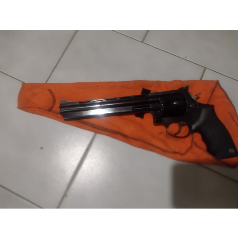 Taurus 8 3/8  Con Cuim