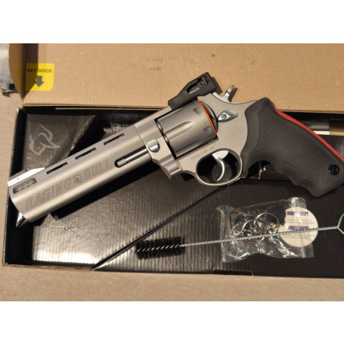 Revolver Taurus Raging Bull 44 6.5"