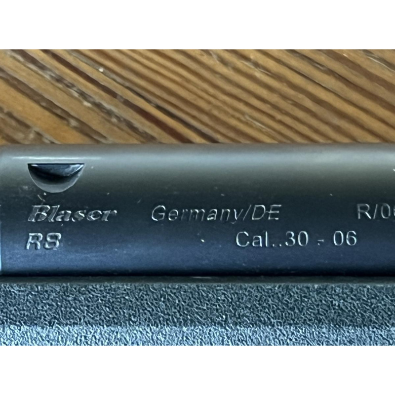 Blaser R8 Calibre 30-06 Spr. + .22-250 Rem