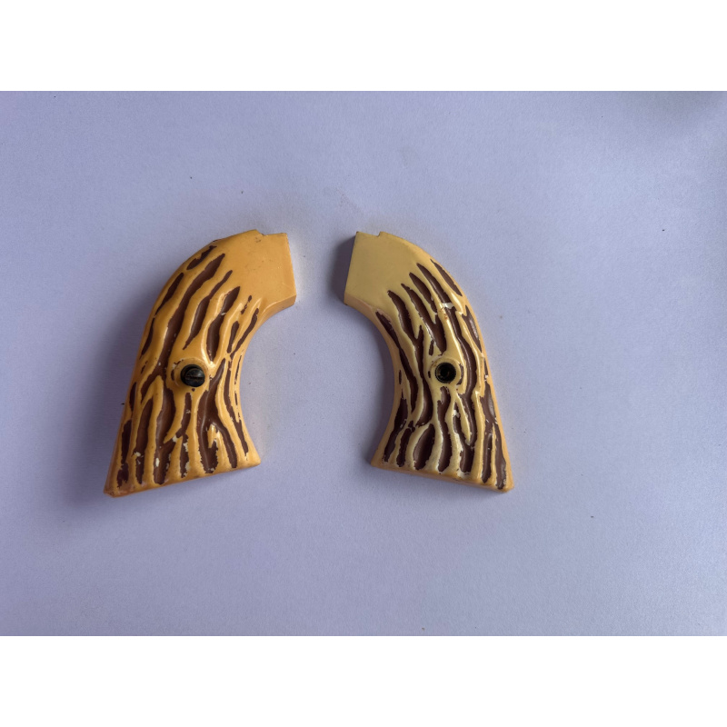 Cachas Revolver Forastero