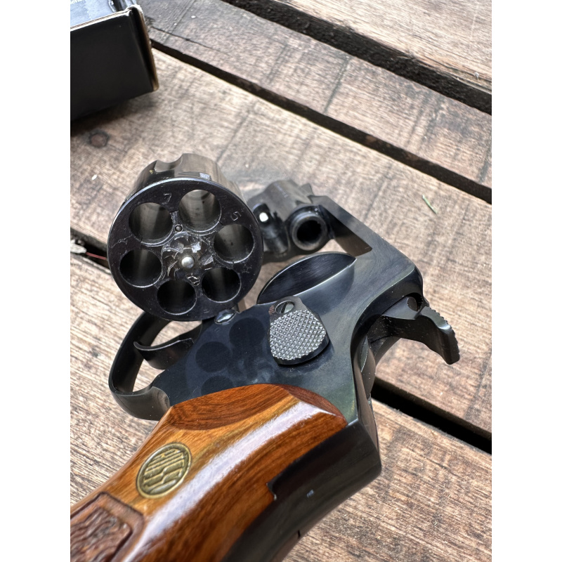 Impoluto Revólver Rossi 38 Spl 626