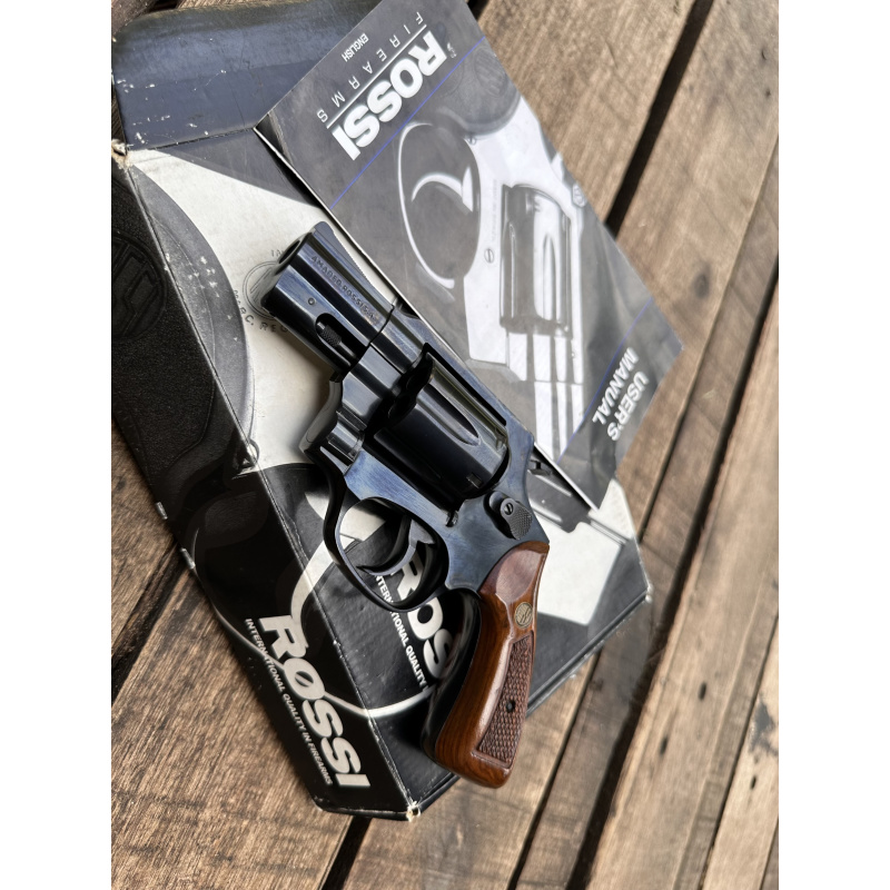 Impoluto Revólver Rossi 38 Spl 626