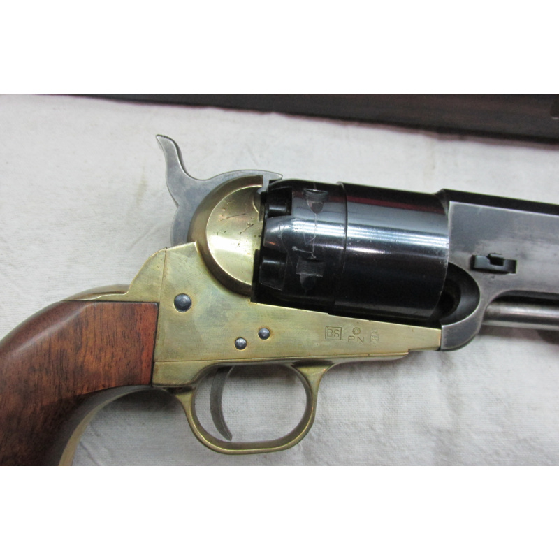 Revólver F.lli Pietta Modelo 1851 Navy - Calibre .44 C/ Accesorios Varios