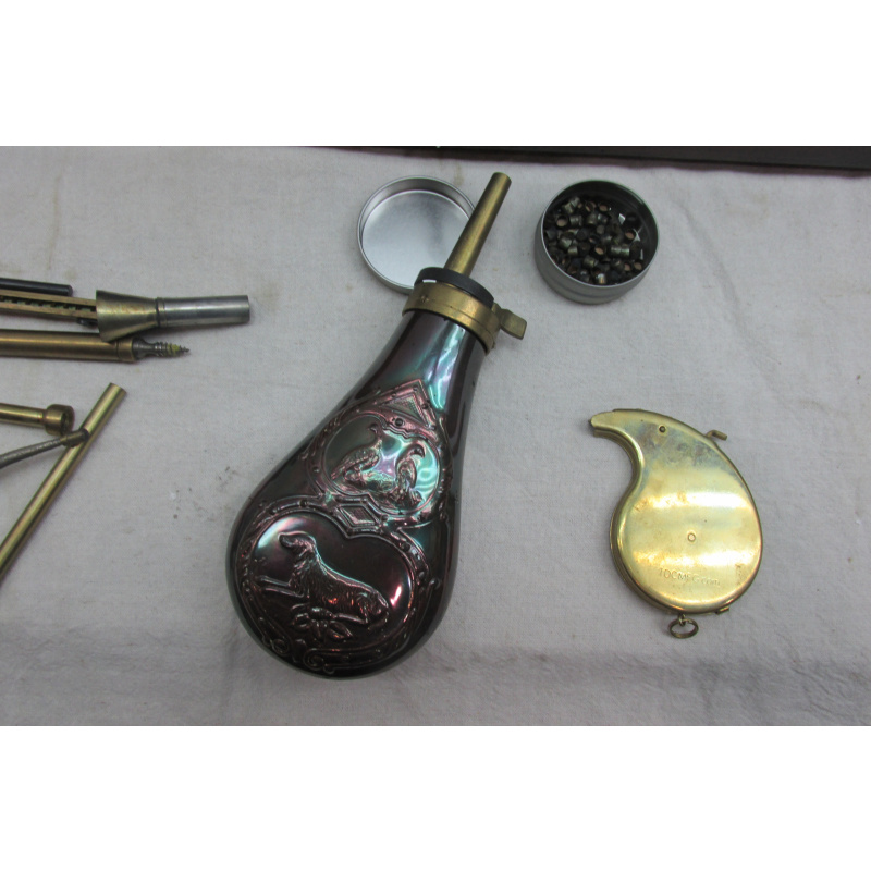 Revólver F.lli Pietta Modelo 1851 Navy - Calibre .44 C/ Accesorios Varios