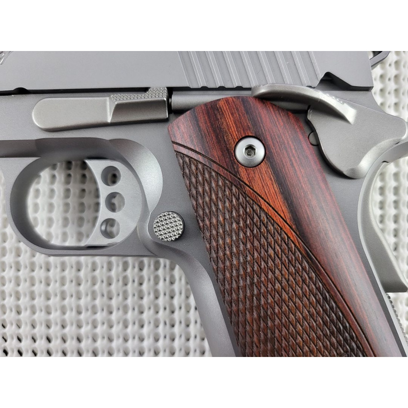Kimber 1911 Stainless 2