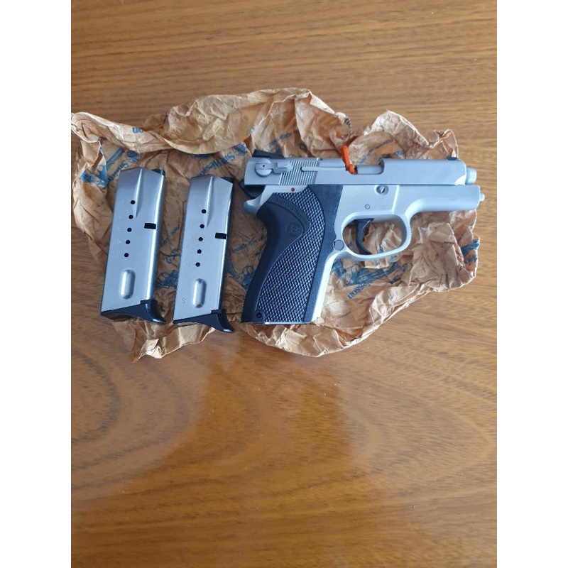 Smith & Wesson 5906 9mm - Nueva Sin Uso A Estrenar (inmaculada)