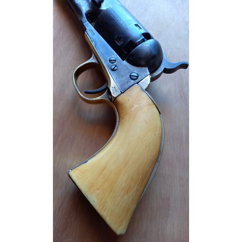 Colt Navy 1861 (original) Avancarga