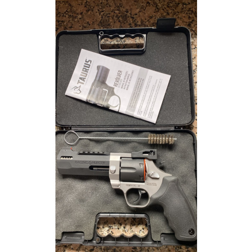 Taurus Raging Hunter 44magnum