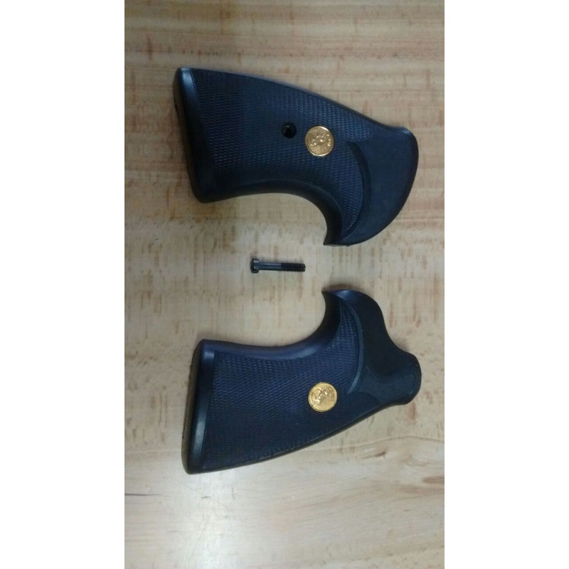 Cachas Para Colt Trooper