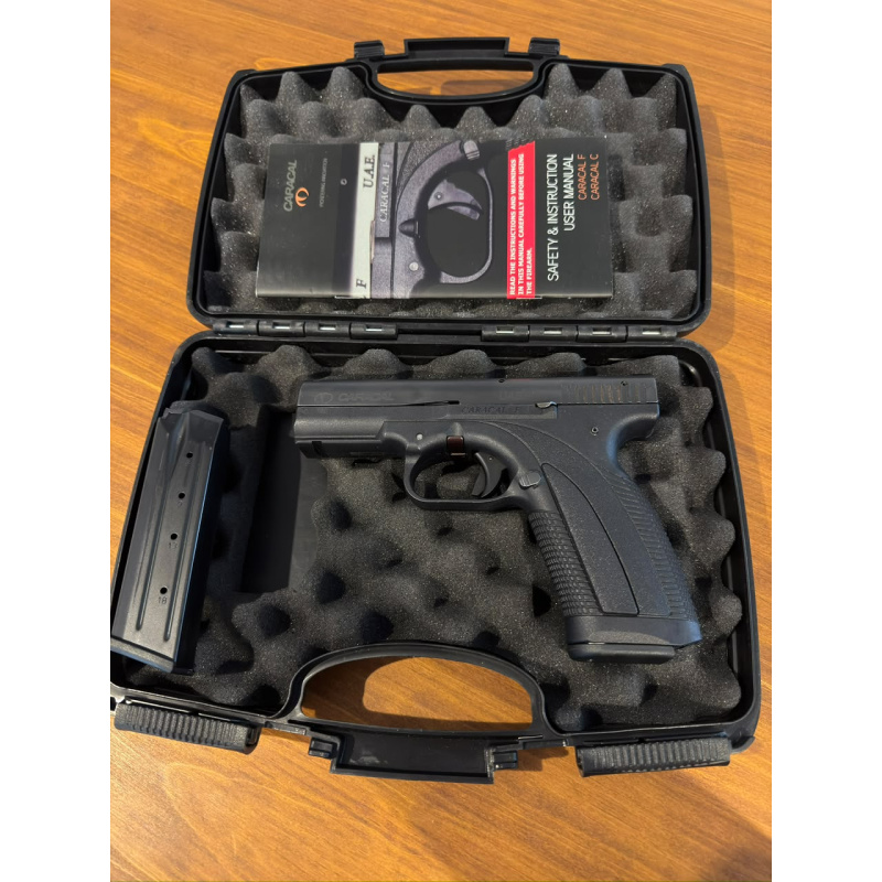 Vendo Caracal F 9mm!