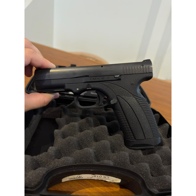 Vendo Caracal F 9mm!