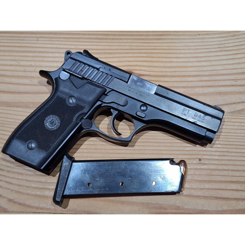 Taurus Pt 945