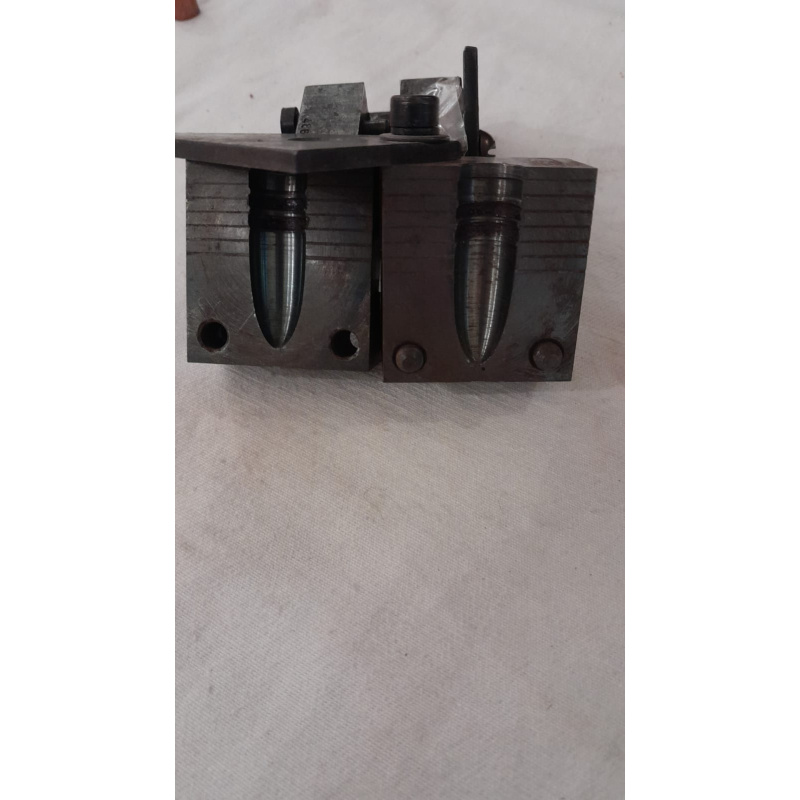 Molde Para Fundir Punta Y Trafil Y Coloca Gas Checks  Para El 416