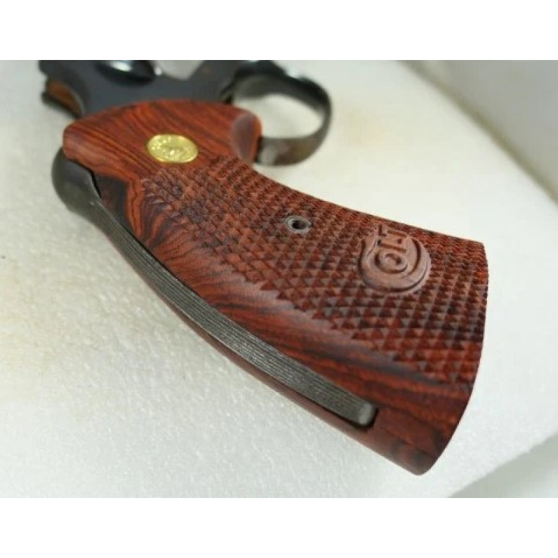 Colt Python Cachas Madera Exotica