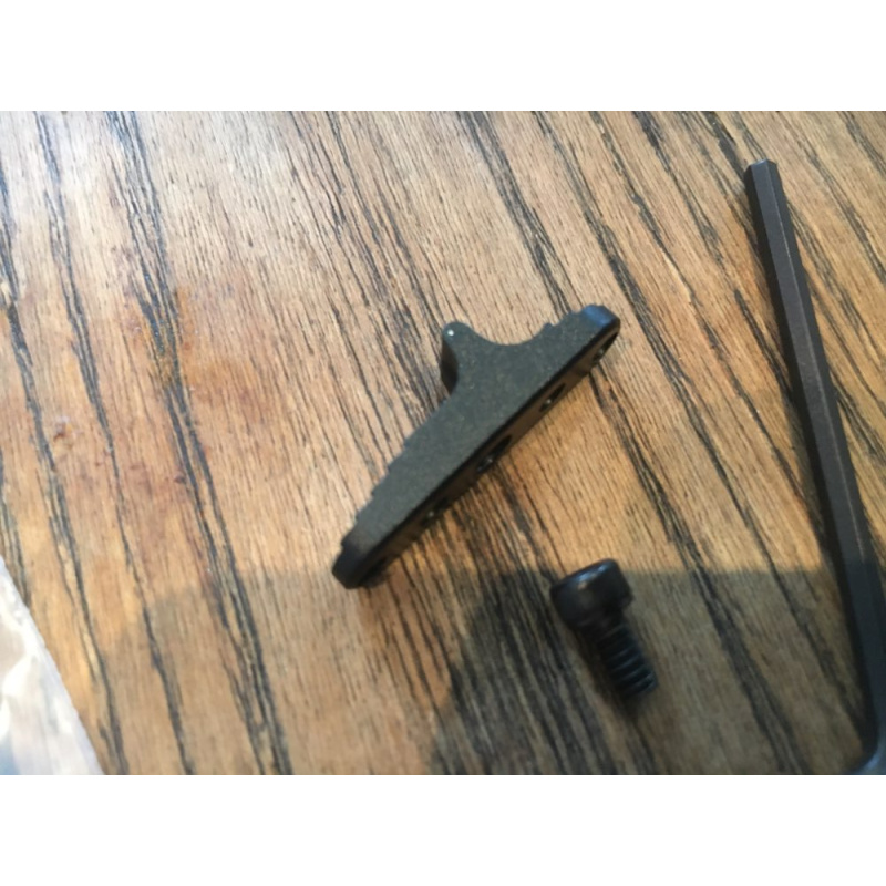 Mossberg 500/590 Seguro Extendido  Aluminio Rojo/negro