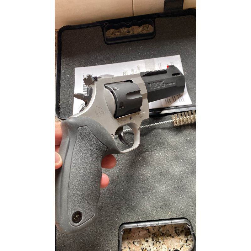 Taurus Raging Hunter 44magnum